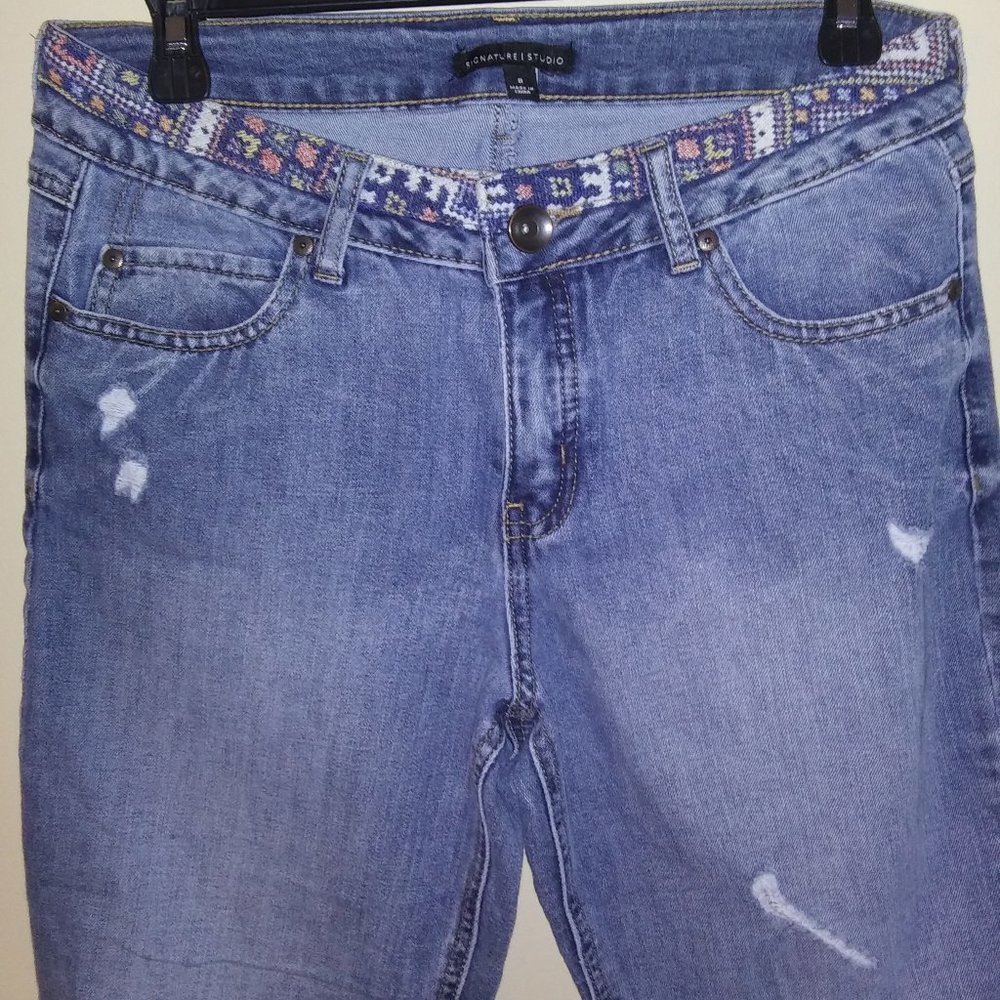 Women's jeans, Embroidered jeans, straight leg